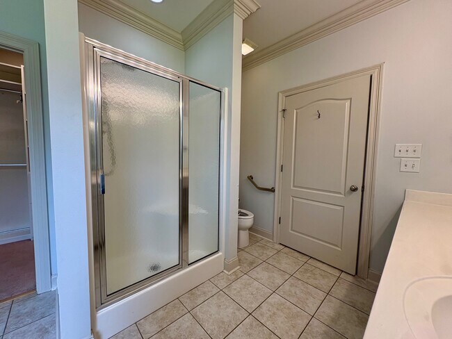 Master Bath - 40489 1513