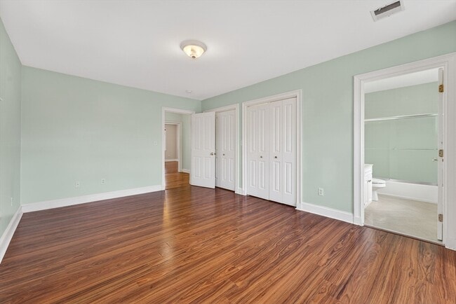 Building Photo - 6 Adams St