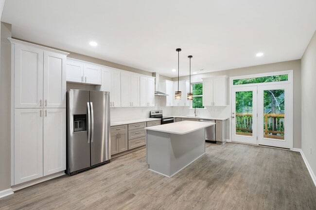 Building Photo - 1824 Irish Blvd