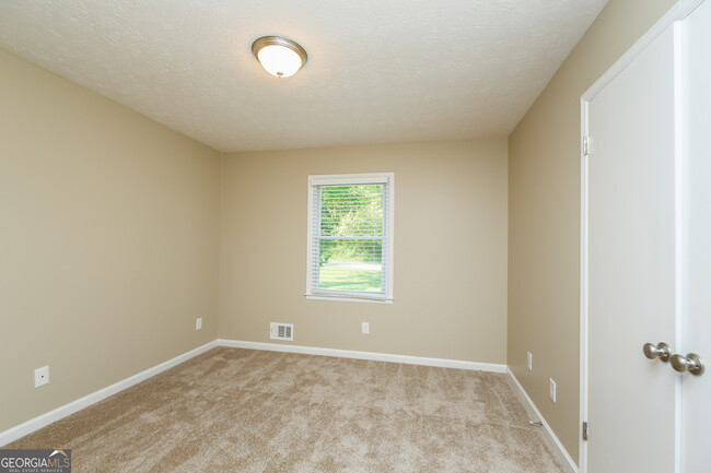 Building Photo - 4315 Housworth Dr