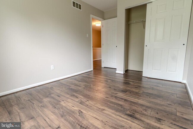 Building Photo - 200 Strawberry Ln