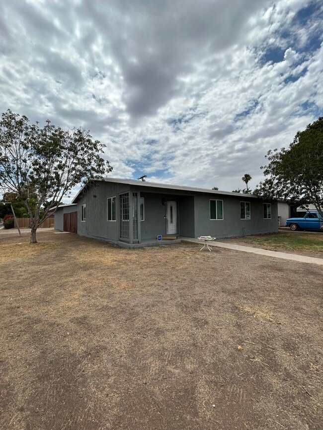 Building Photo - Newly remodeled house in Brawley