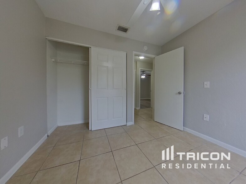 Building Photo - 900 Watt Cir