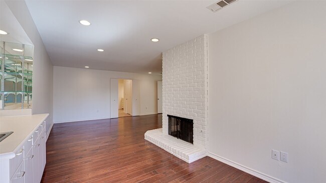 Building Photo - 5818 Orchid Ln