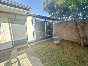 Building Photo - 4015 Burning Tree Dr