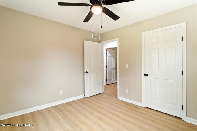 Building Photo - 2222 Elmcrest Dr