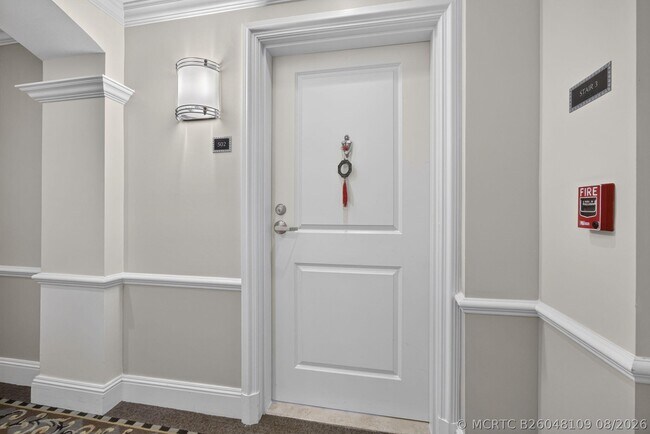 Building Photo - 403 S Sapodilla Ave