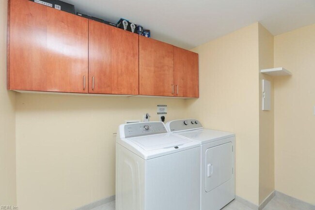 Building Photo - Tanner's Landing