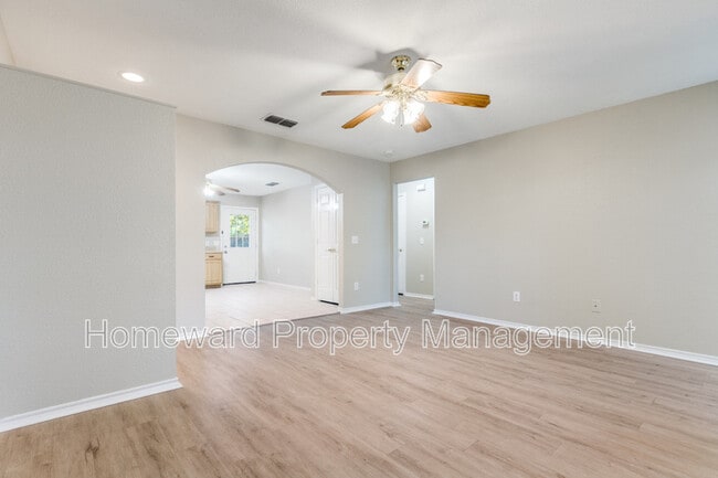 Building Photo - 204 Gerrish St