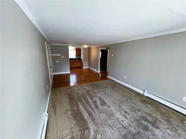 Building Photo - 354 S Pier Rd