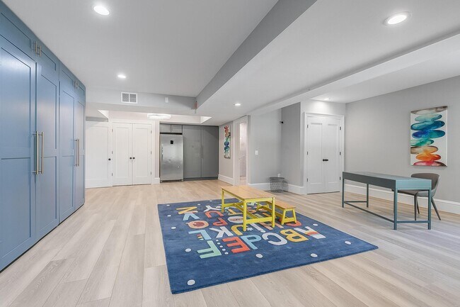 Building Photo - 7002 River Oaks Dr