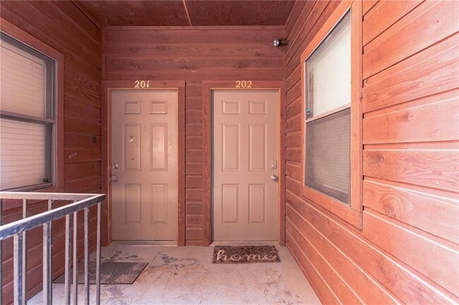 Building Photo - 2508 W 12th St