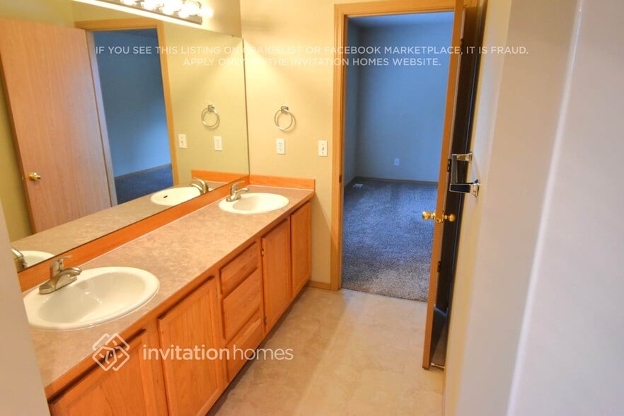 Building Photo - 8006 Upper Ridge Rd