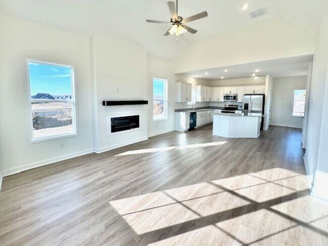 Building Photo - OPEN HOUSE! Now Leasing a Brand New 4BR/2.5 Bath- Oakland, TN