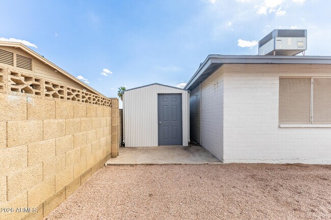 Building Photo - 1340 E Garnet Cir