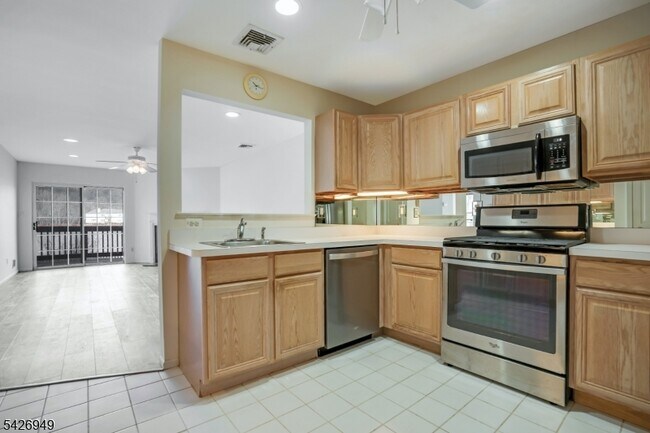 Building Photo - 16 Lagoon Way