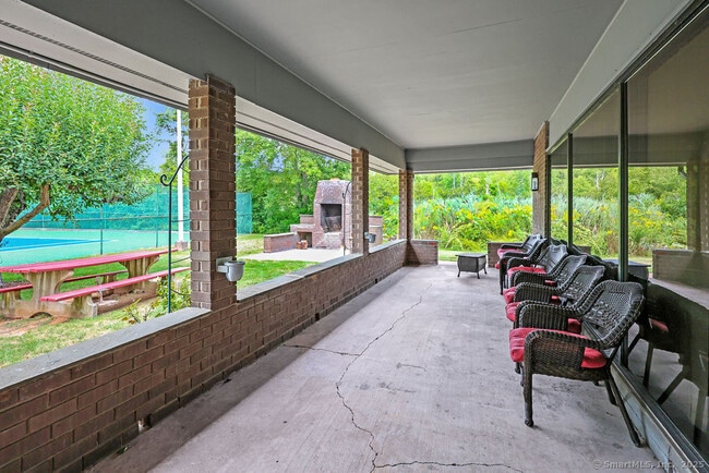 Building Photo - 85 Oxbow Dr