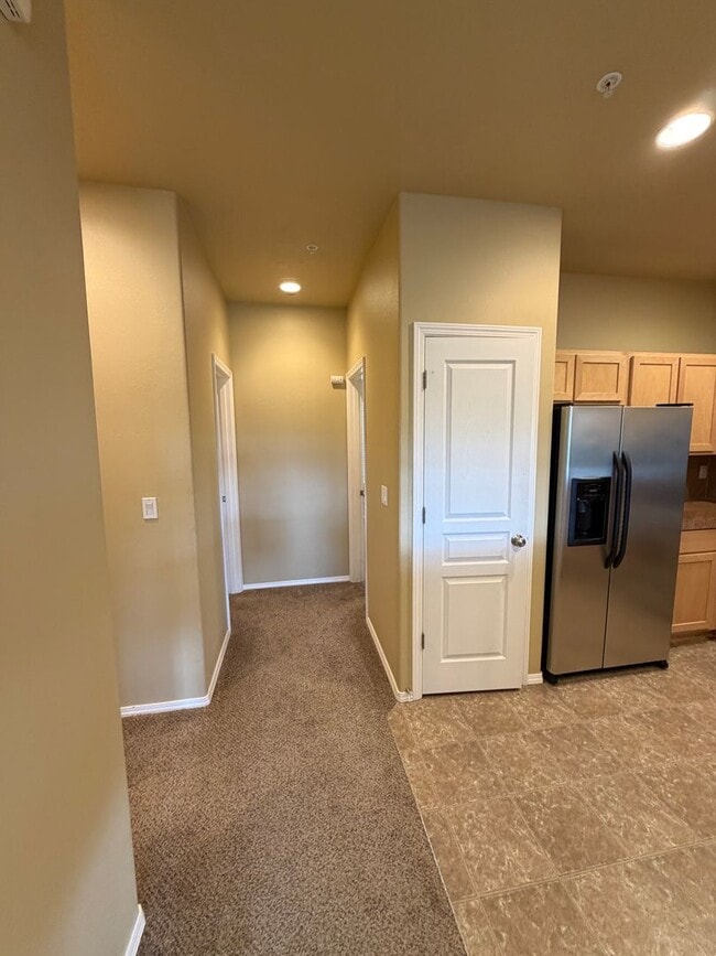 Building Photo - Modern Comfort Meets Easy Living in McKenzie Ridge Estates