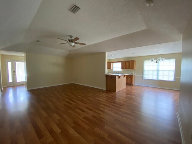 Building Photo - 7532 Avery Ln