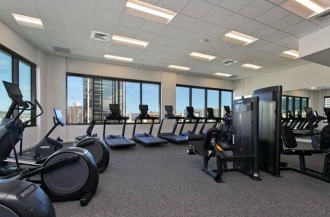 Building Photo - 1500 Rycroft St