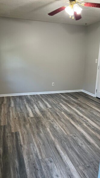 Building Photo - 6117 Countryview Ln