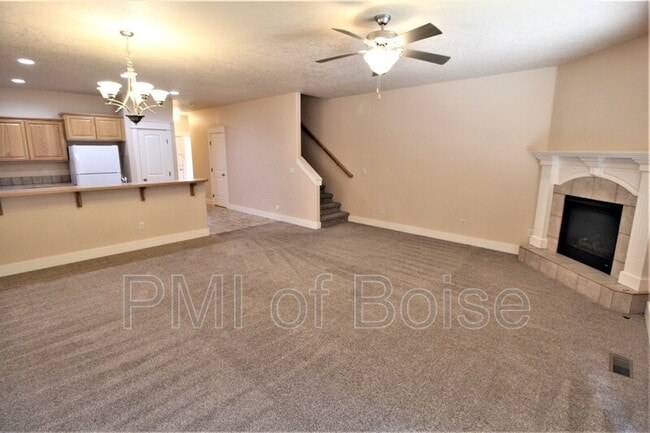 Building Photo - 2218 S Dorothy Ave