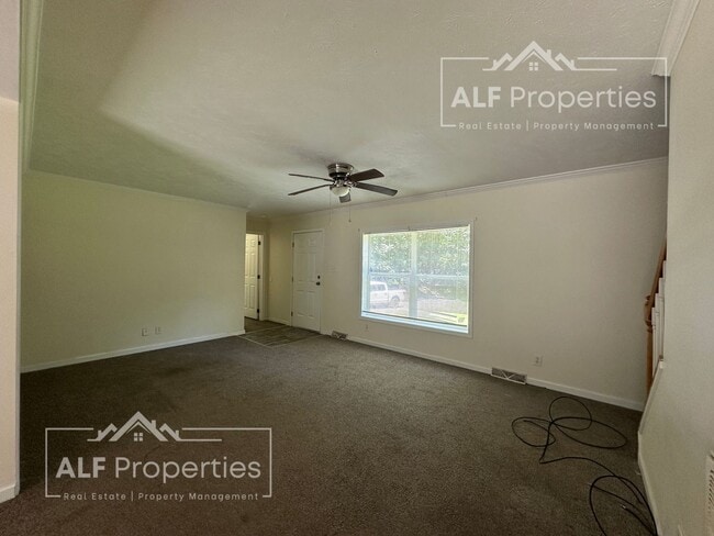 Building Photo - Charming & Secluded 3-Bedroom 2 Bathroom H...