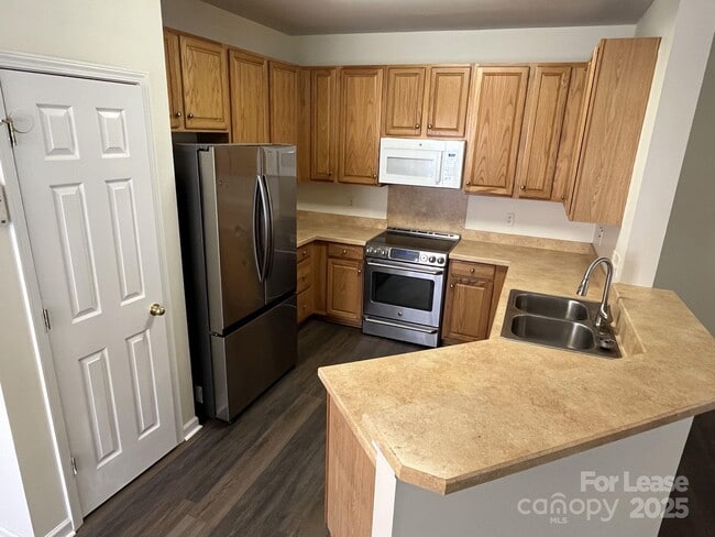 Building Photo - 8603 Wandering Creek Way