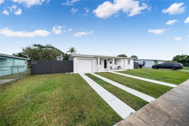 Building Photo - 10731 SW 51st Dr