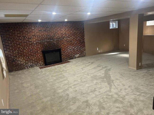 Building Photo - 3013 Nash Pl SE