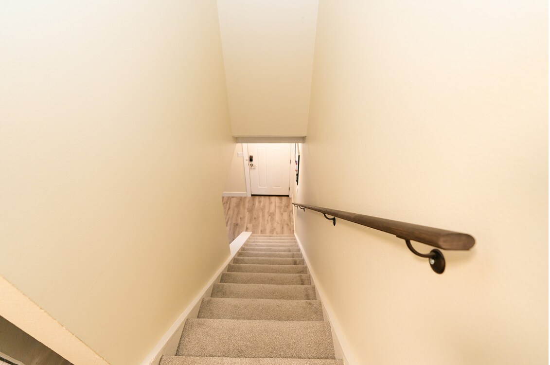 Building Photo - 7061 Utica St