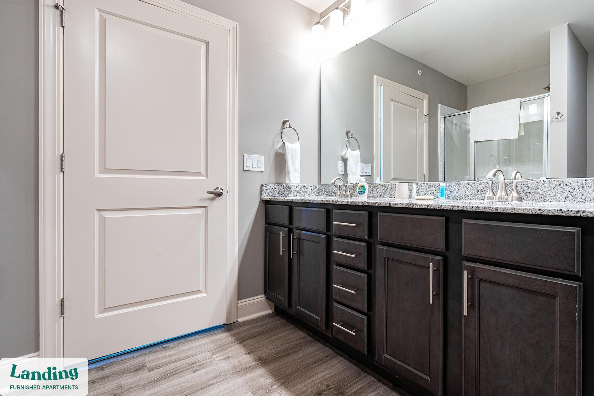 Building Photo - 305 Laredo Dr