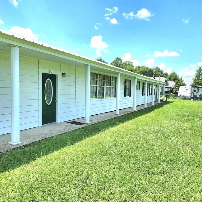 Building Photo - 1031 W Verdine St