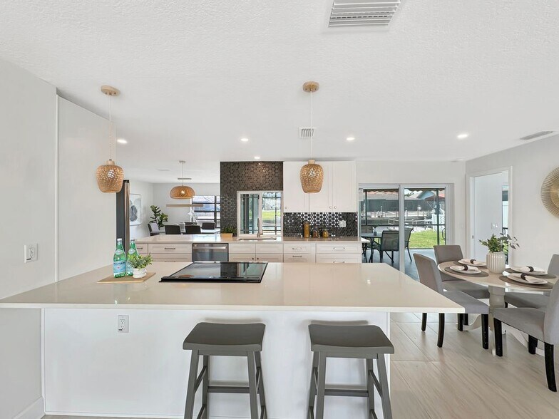 Building Photo - 9907 ISLAND HARBOR Dr