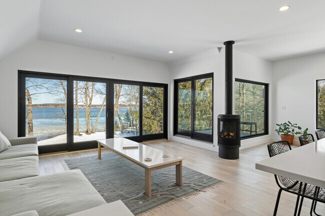 Building Photo - 44 Eagles Ln