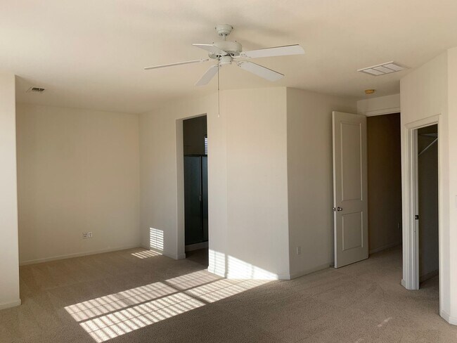 Building Photo - 1331 Violet Way