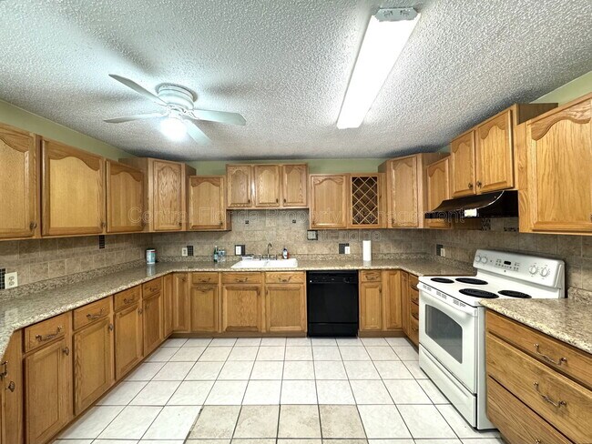 Building Photo - 603 Hawaiian Way