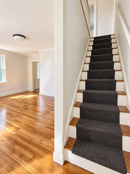 Building Photo - 149 Bussey St