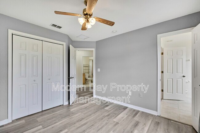 Building Photo - 12052 Jade Ave