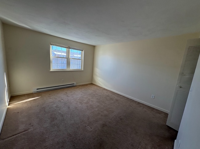 Building Photo - 740 Central St