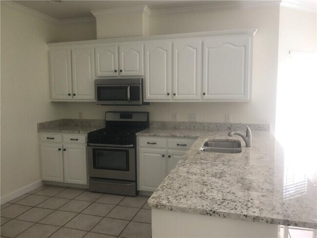 Building Photo - 2324 Abbington Dr
