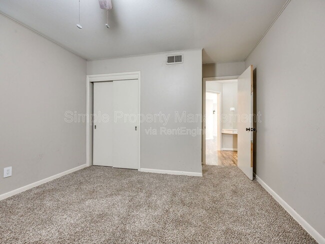 Building Photo - 3737 NW 17th St