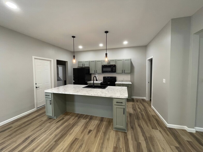 Kitchen - 2344 Wabash Ave