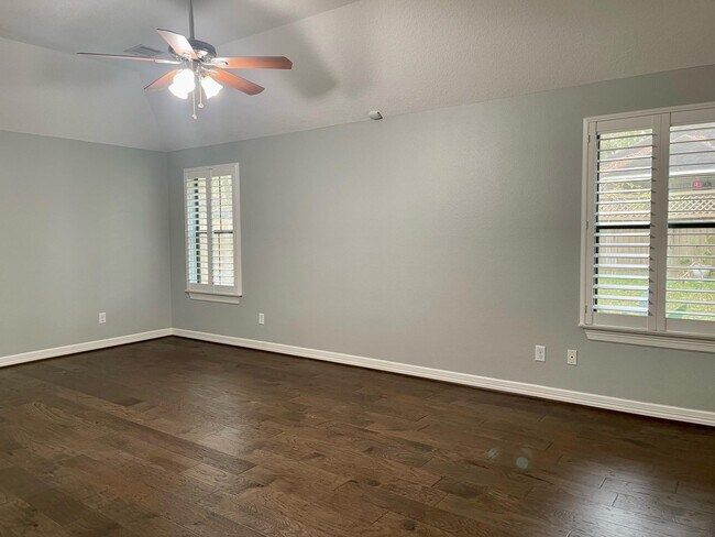 Building Photo - 3223 Hemingway Dr
