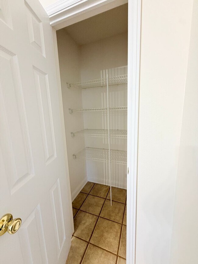 Building Photo - 2946 Heirloom Ln