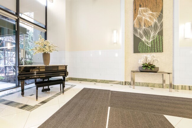 Building Photo - 45 River Dr S