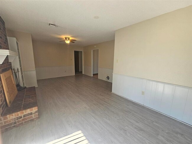 Building Photo - 1611 NW Black Mesa Dr