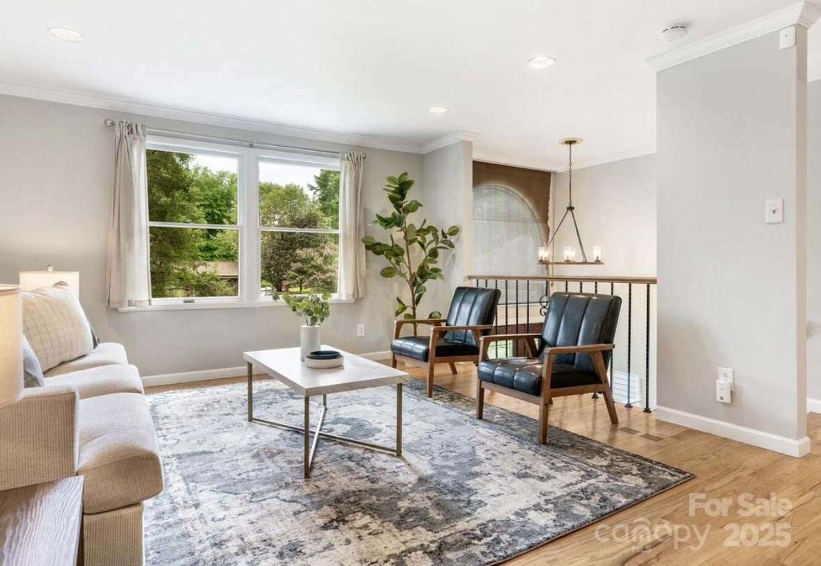 Bright natural light throughout the house - 9324 Rainbow Forest Dr