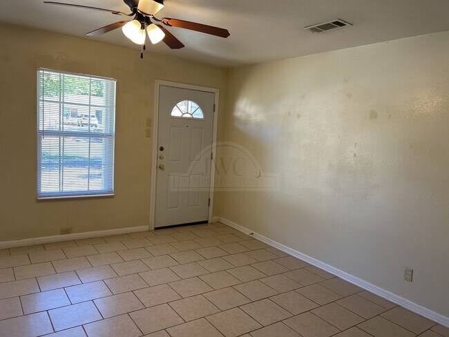 Building Photo - 1608 Duncan Ave