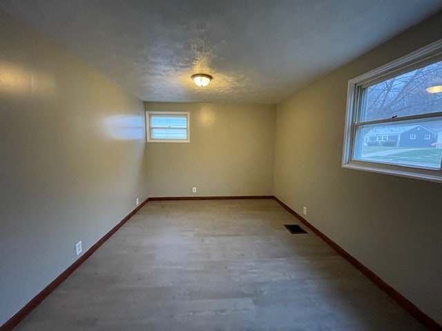 Building Photo - 924 E Chippewa Ave